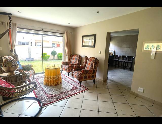 4 BEDROOM TOWNHOUSE FOR SALE IN VALLEY VIEW ESTATE